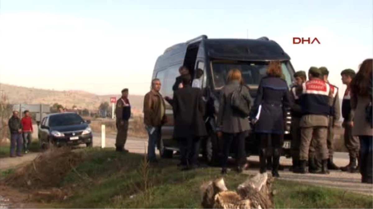 Akhisar Gölmarmara\'da 15 Tarım İşçisinin Can Verdiği Kaza Yerinde, Keşif Yapıldı