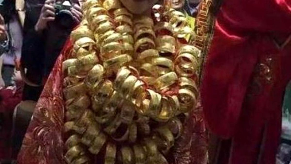 Akıllara Durgunluk Veren Düğün! Yer Kalmadı, Masalara Bıraktılar