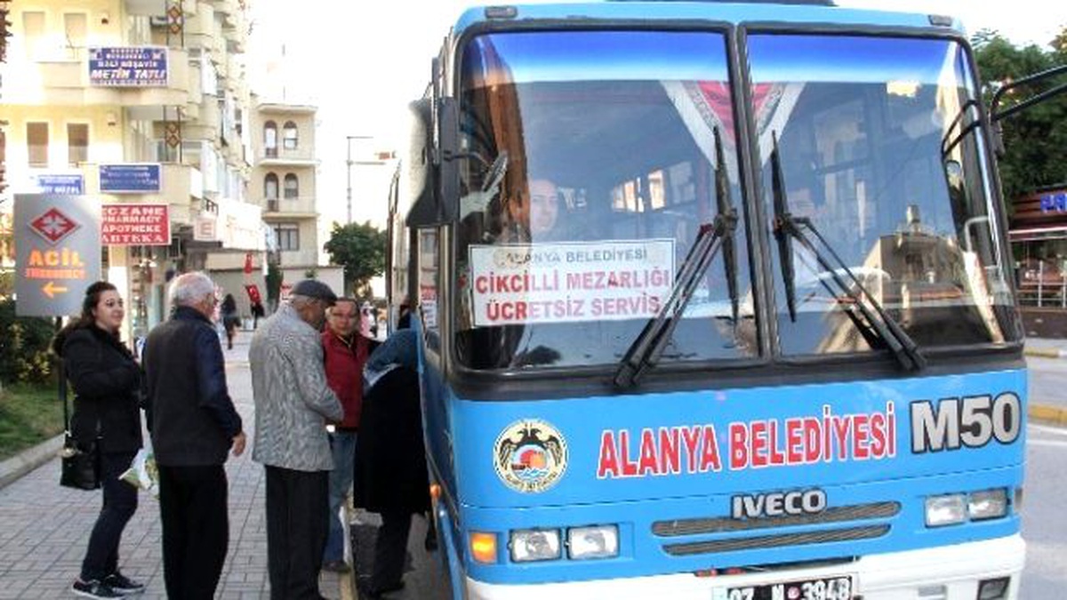 Alanya Belediyesi\'nden Ücretsiz Mezarlık Ziyareti Servisi