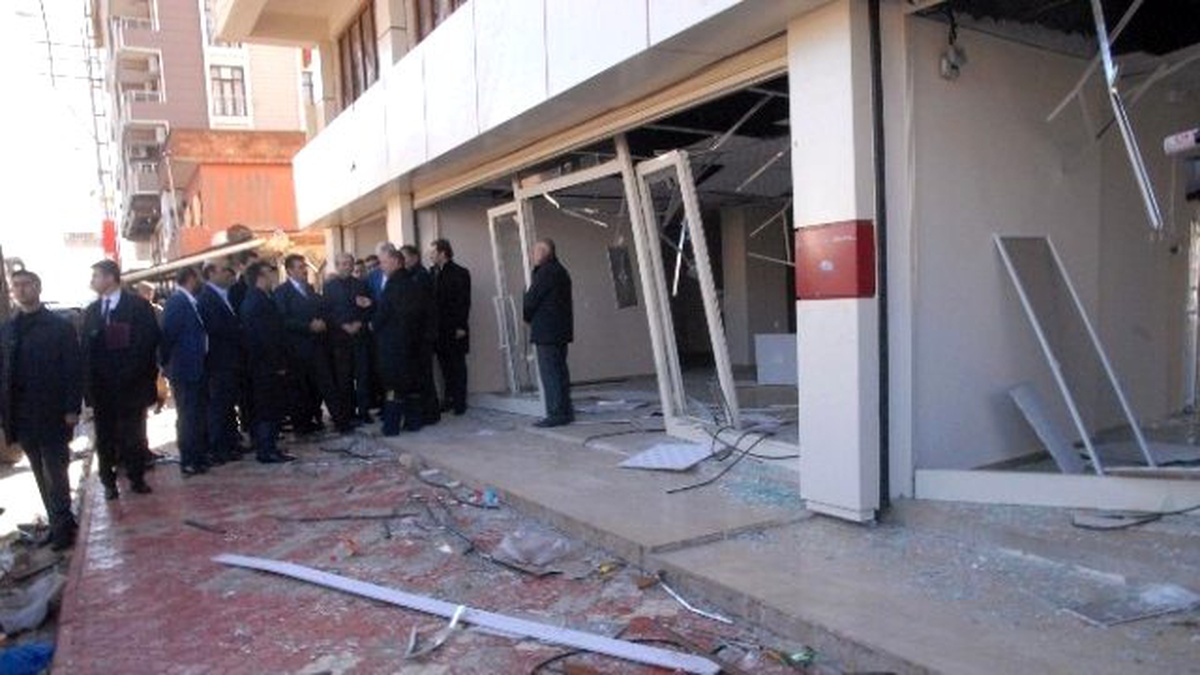 Bakan Tüfenkçi, Patlamanın Olduğu Çınar İlçesini Ziyaret Etti