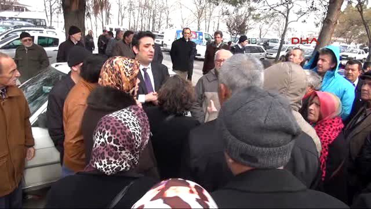 Bursa?da Emeklilerin TOKİ Kurasında İzdiham