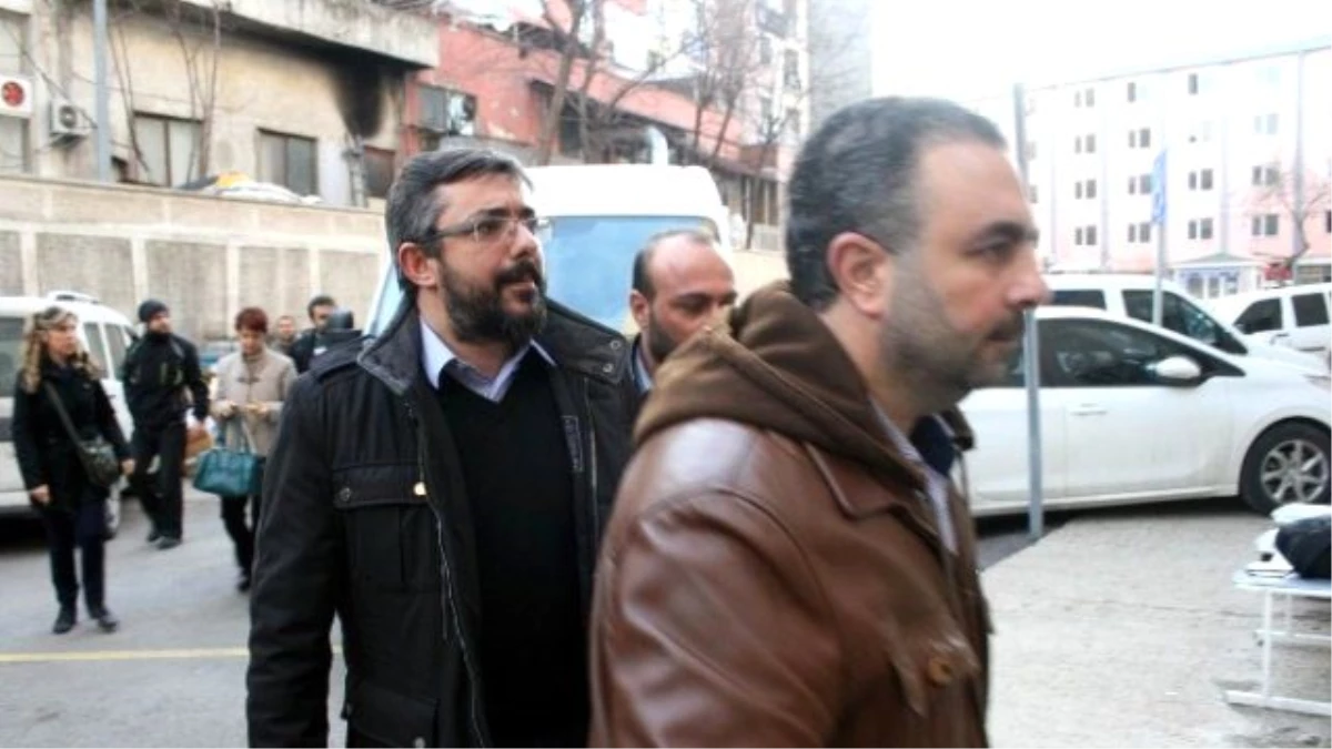 Bursa\'da Gözaltına Alınan 3 Akademisyen Serbest