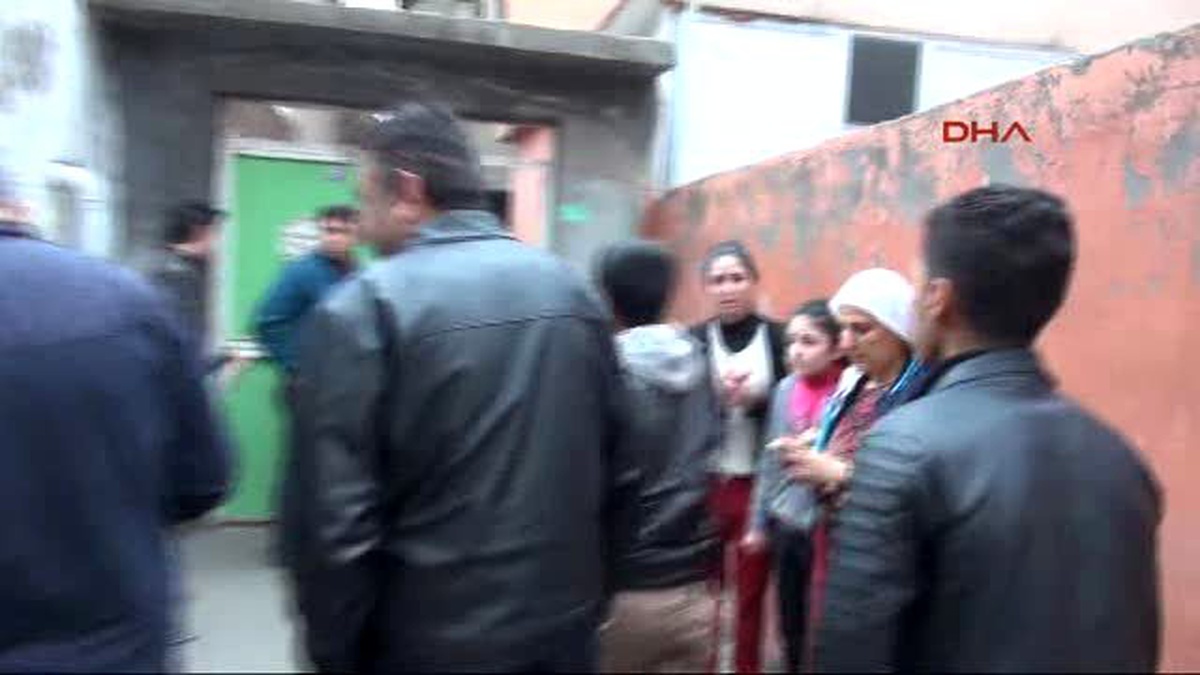 Cizre\'de Çatışmalarda 2\'si Çocuk 3 Kişi Yaşamını Yitirdi