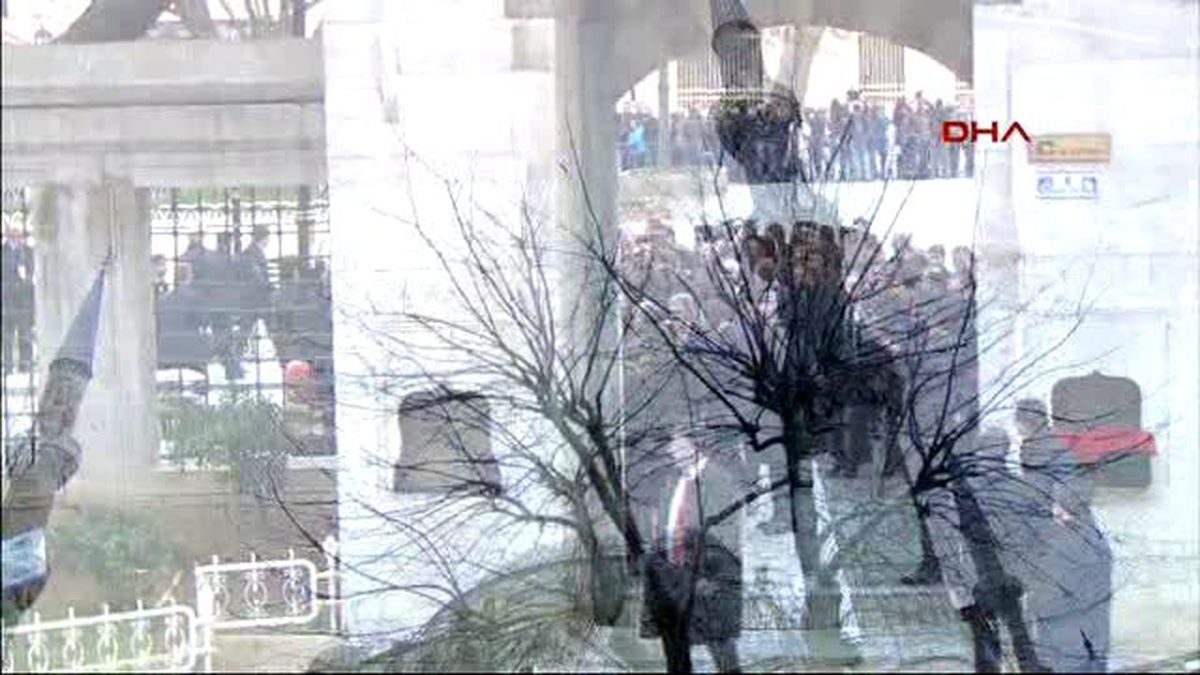 Erdoğan, Cuma Namazını Sultanahmet'te Kıldı, Patlama Noktasını Ziyaret Etti