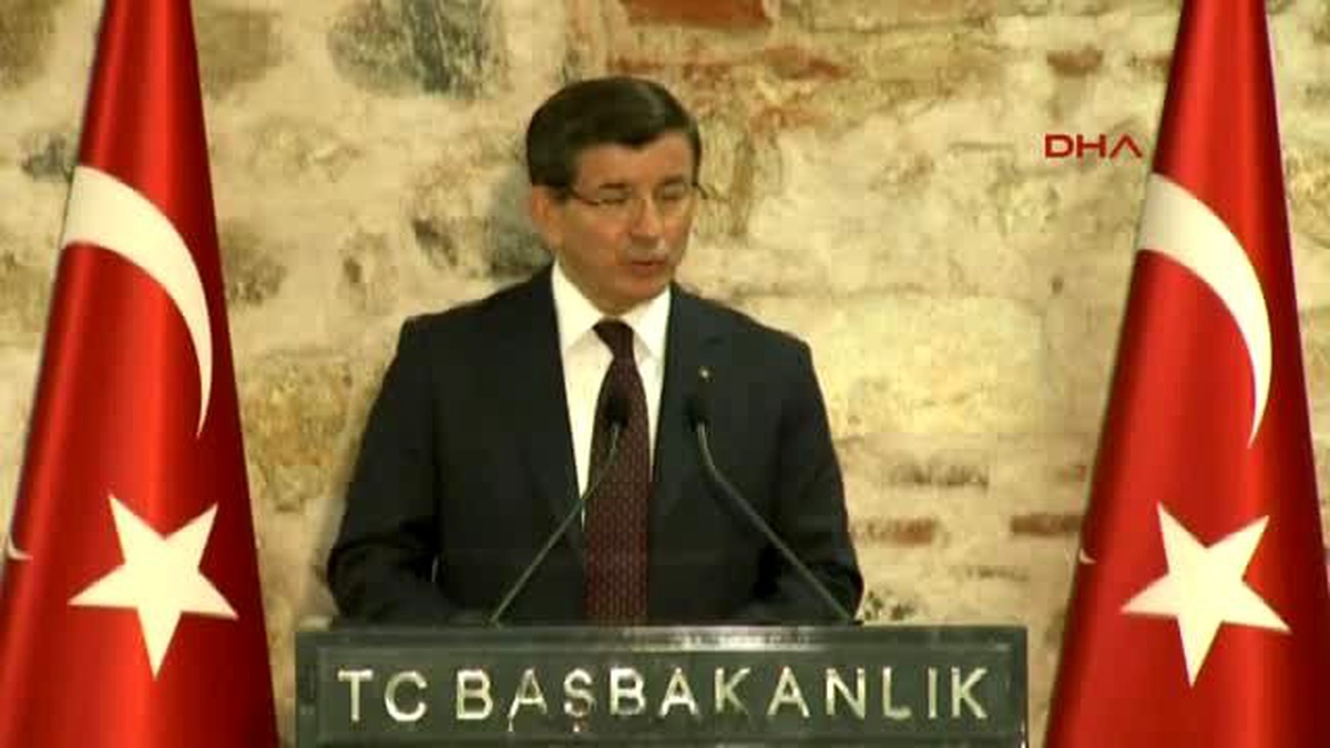Davutoğlu: "Ellerinizi Vicdanınıza Koyamıyorsanız, Lütfen Akıllarınızı Bari Böylesine Dumura...