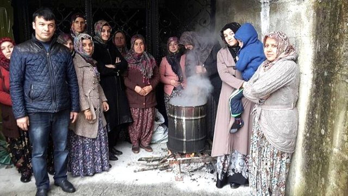 Defne Kokan Kınalı Eller Cezerye Sucuk ve Sabun Üretiyor