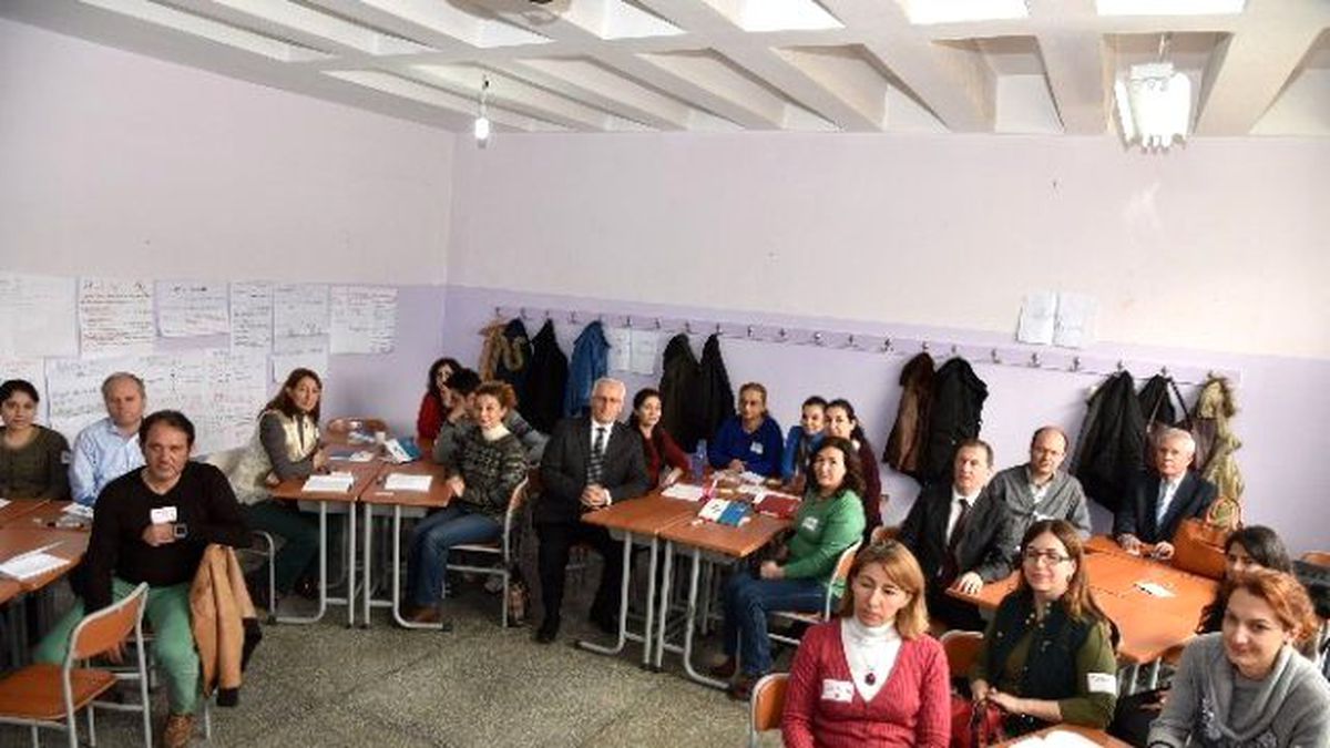Denizli\'de Öğretmenlere Seminer Verildi
