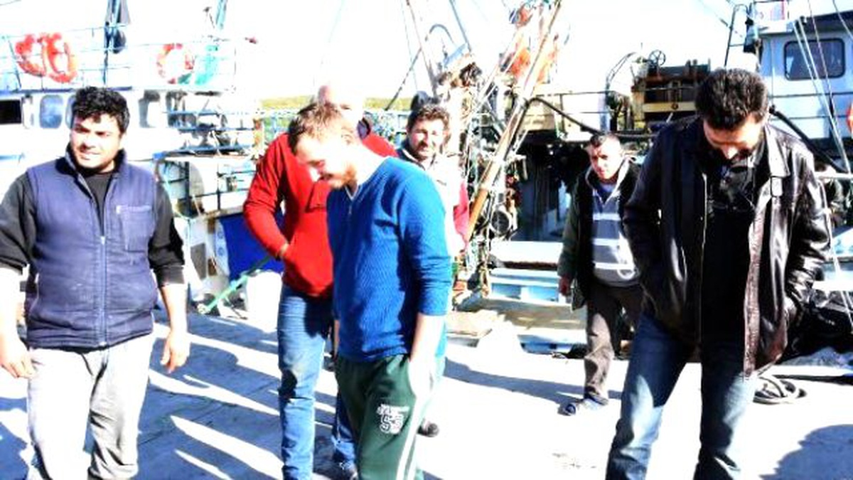 Didim\'de Yunan Sahil Güvenlik Botu Karaya Oturdu (4)