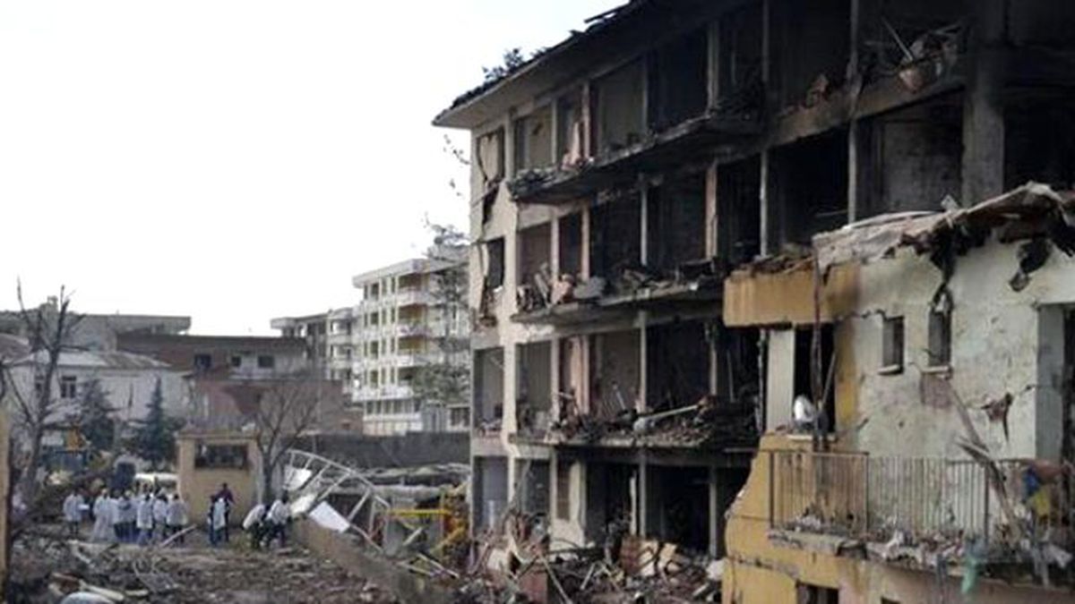 Diyarbakır'daki Saldırı Anı ve Büyük Patlama Kamerada