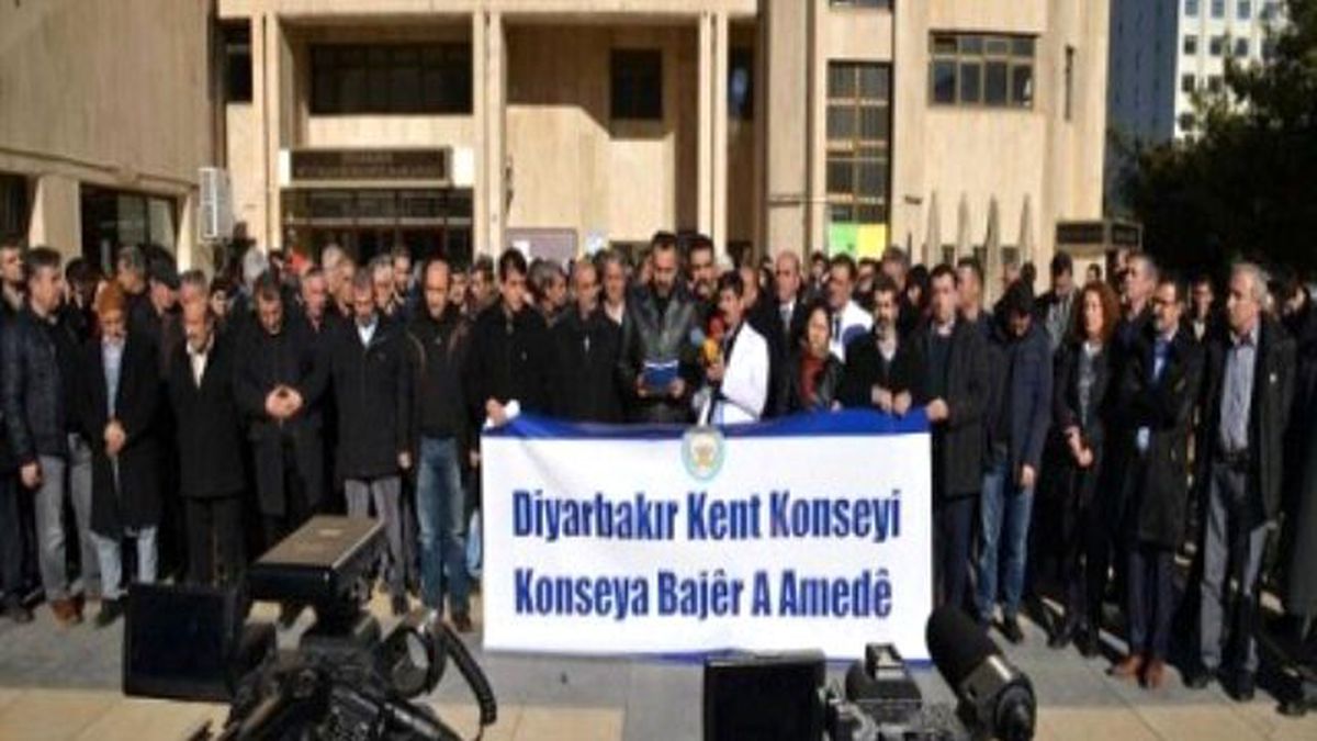Diyarbakır Kent Konseyi: Silahlar Derhal Susmalı