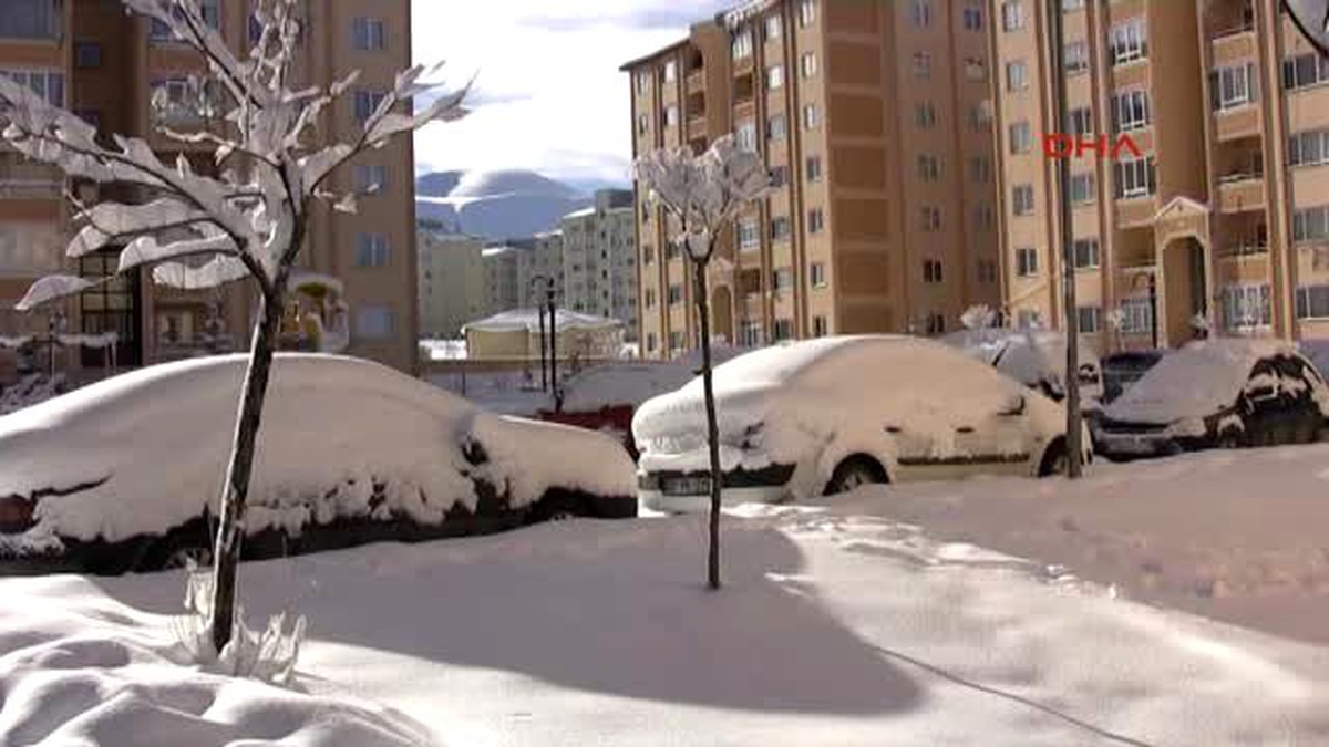 Doğu\'da Beyaz Esaret: 1480 Köy Yolu Ulaşıma Kapandı