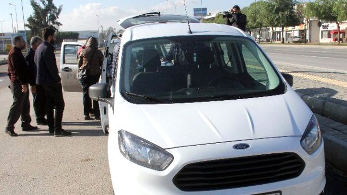 Duran Araca Çarpıp Soymaya Çalıştılar