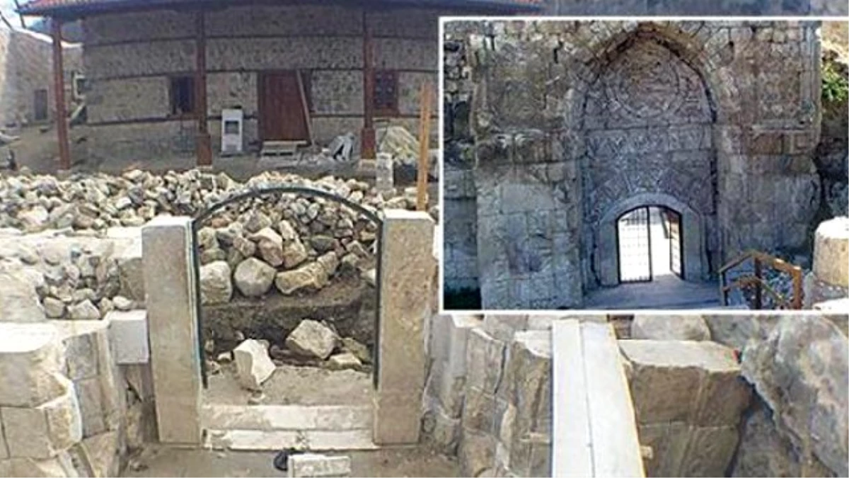 Gate Of Historic Mosque Causes Restoration Scandal İn Antalya