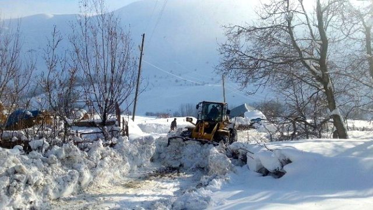 Hakkari\'de 7 Köy ve 17 Mezra Yolu Ulaşıma Kapandı