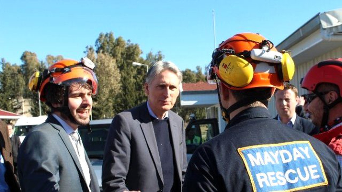 İngiliz Bakan, Kurtarma ve Yangın Tatbikatı İzledi