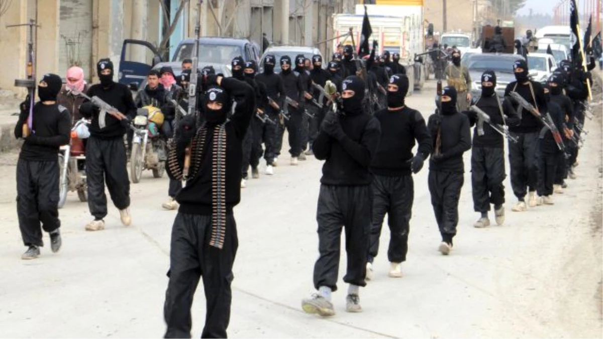 IŞİD Irak\'ta Karayolu Kenarındaki İki Tepeyi Aldı