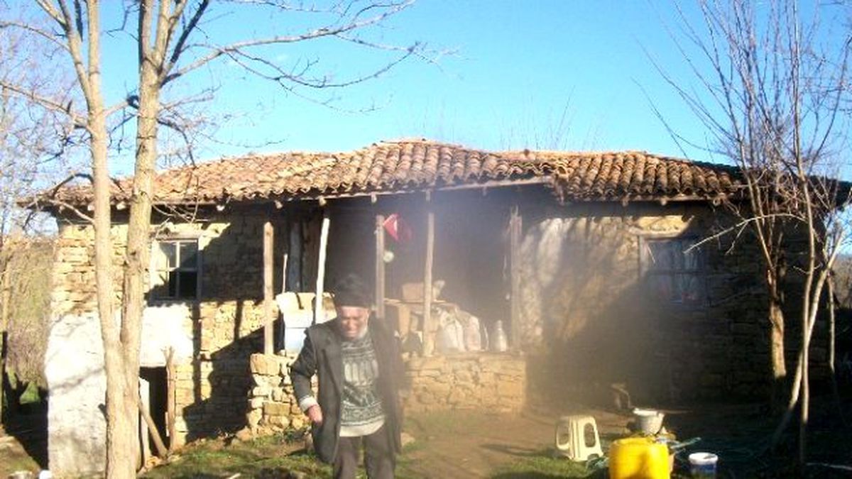 İşitme Engelli Vatandaşın Evi Yandı
