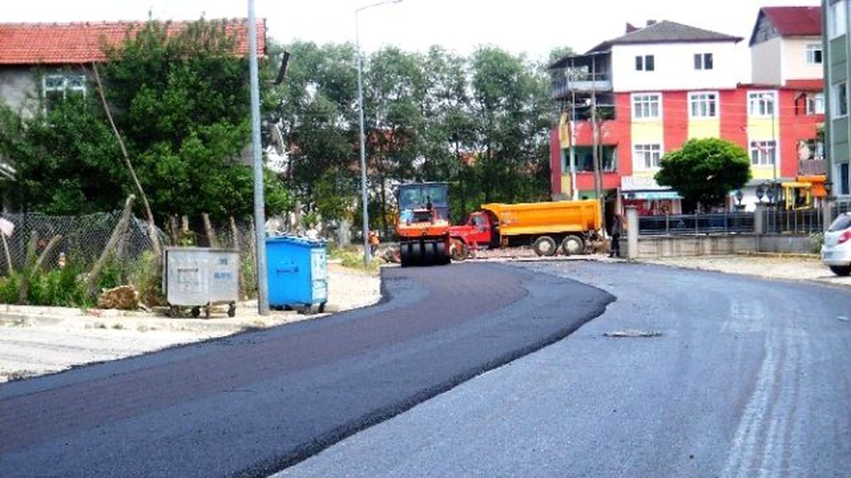 İzmit\'teki Yollar İçin 75 Bin Ton Asfalt Kullanıldı