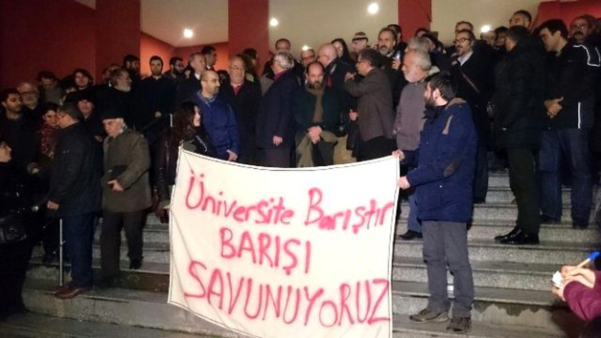 Kocaeli\'de Gözaltına Alınan 19 Akademisyen Serbest Bırakıldı