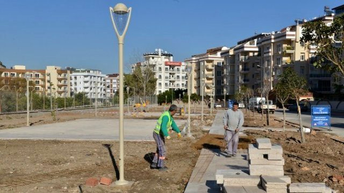 Konyaaltı Belediyesi\'nden Hurma\'ya Yeni Park