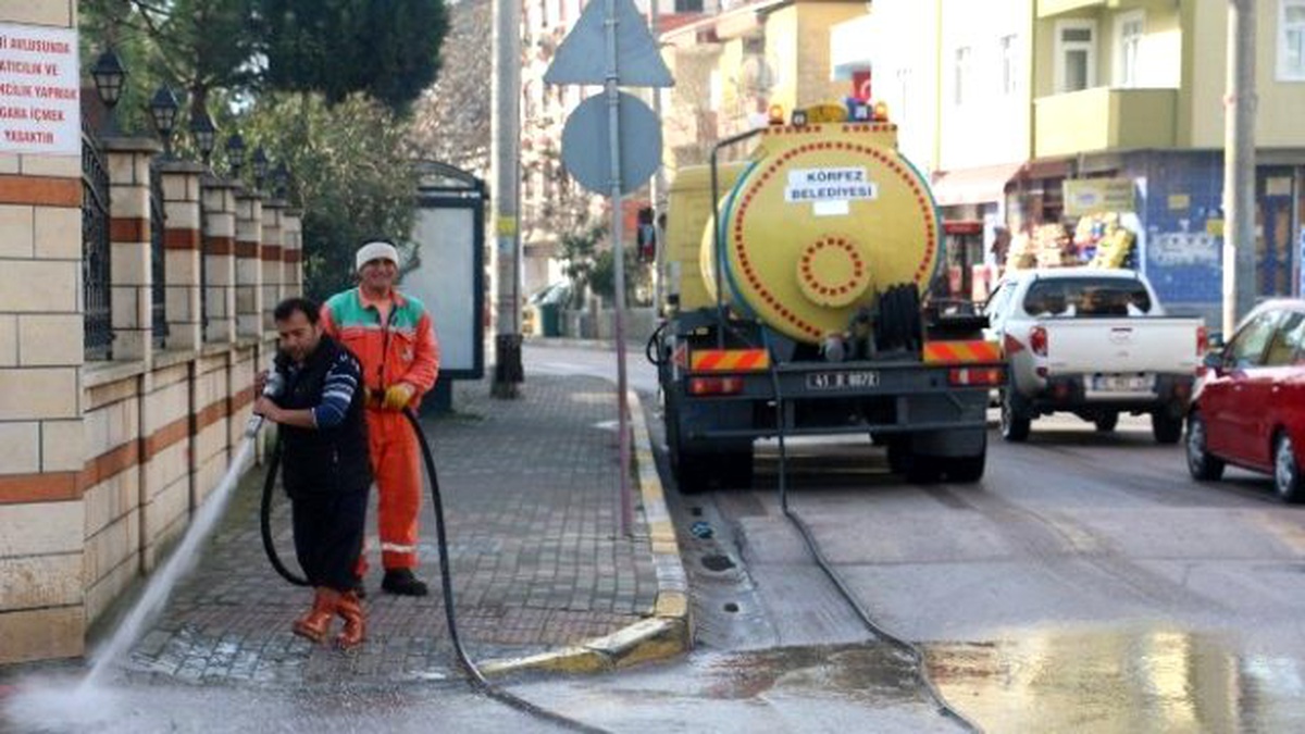 Körfez\'de Temizlik Çalışmaları Aralıksız Sürüyor