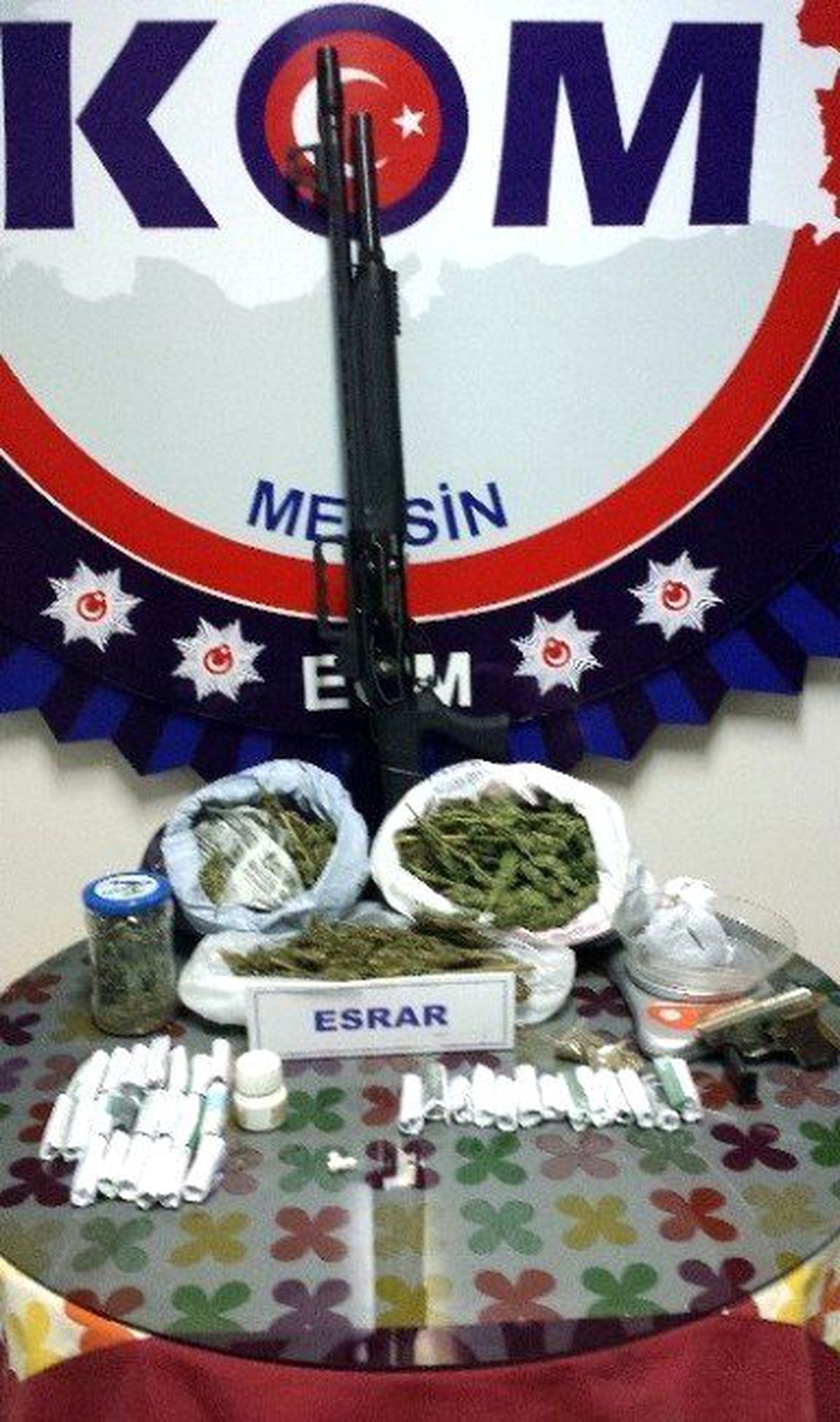 Mersin\'de Uyuşturucu ve Kaçak İçki Operasyonu