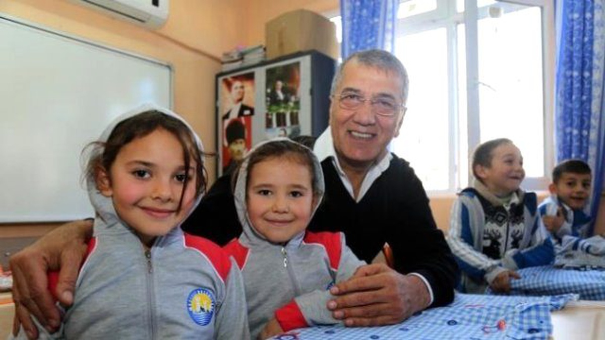 Mezitli Belediyesi\'nden Öğrencilere Kıyafet Desteği
