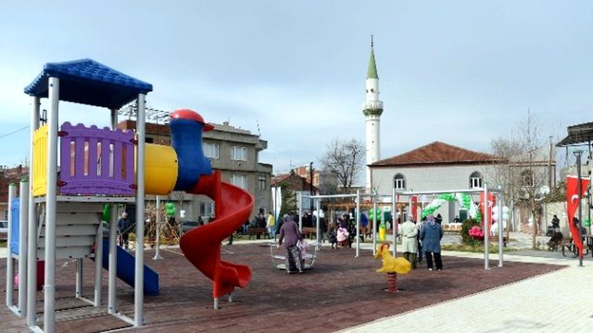 Osmangazi Yeni Bir Park ve Meydana Kavuştu