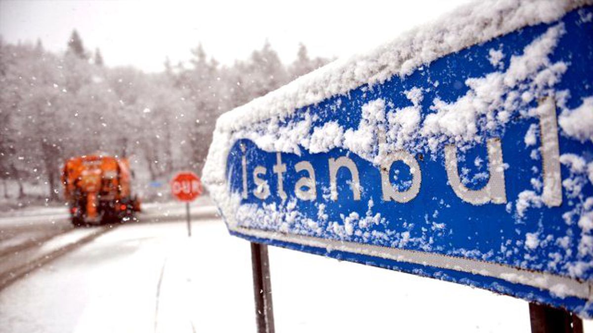 Meteoroloji: Pazar Kar Gelecek, Pazartesi Sıcaklıklar 15 Derece Düşecek