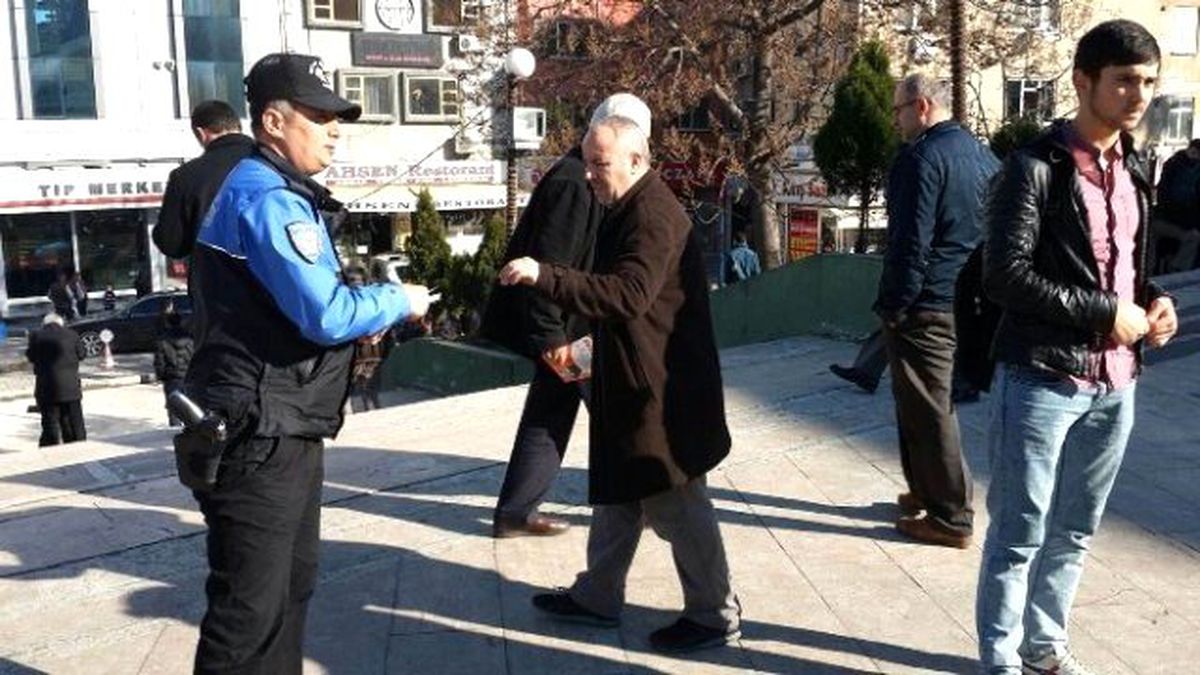 Polisten Broşürlü Uyarı