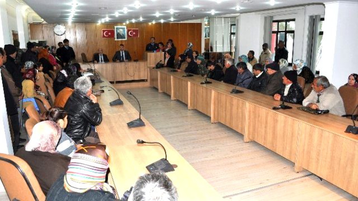 Silifke Belediyesi\'nden 300 Öğrenci Ailesine Yardım