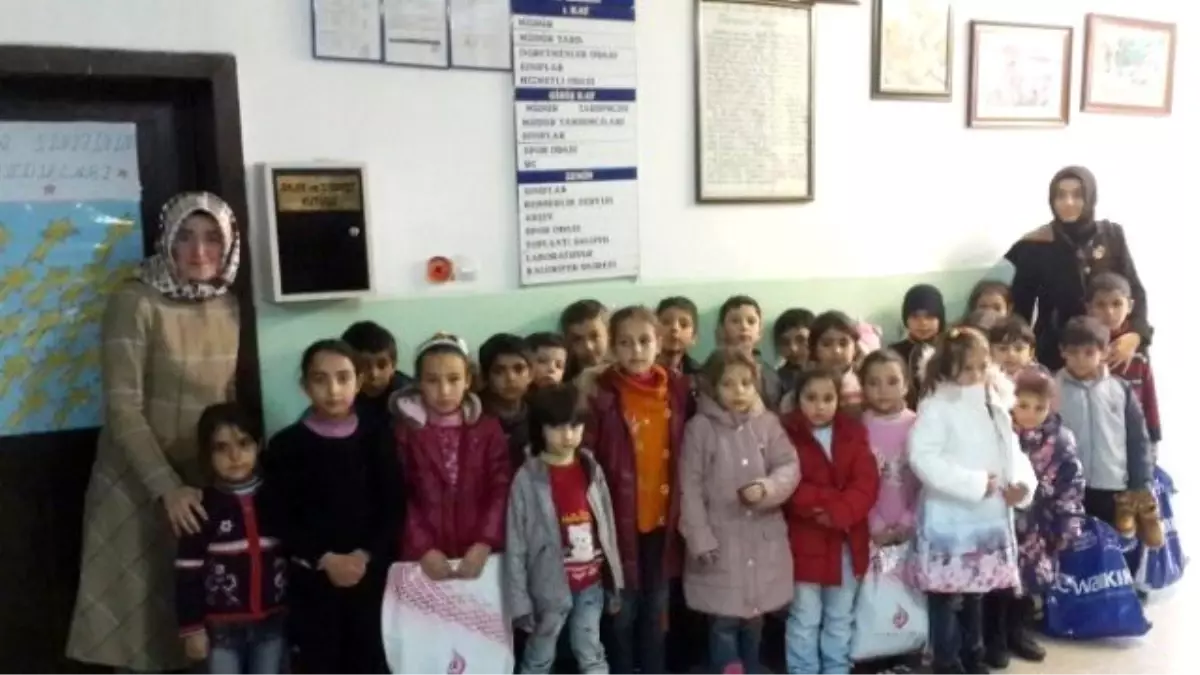 Soğuk Kış Günlerinde Suriyeli Çocuklar İçin Anlamlı Kampanya