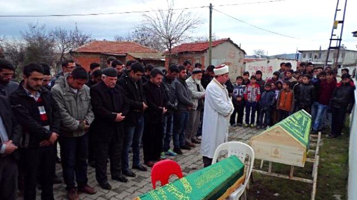 Yangında Ölen Kardeşler Yan Yana Toprağa Verildi