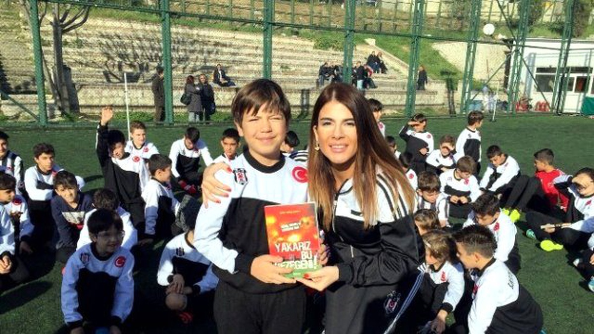 Yavru Kartallar, Beşiktaş\'ı Anlatan Kitaba Yoğun İlgi Gösterdi
