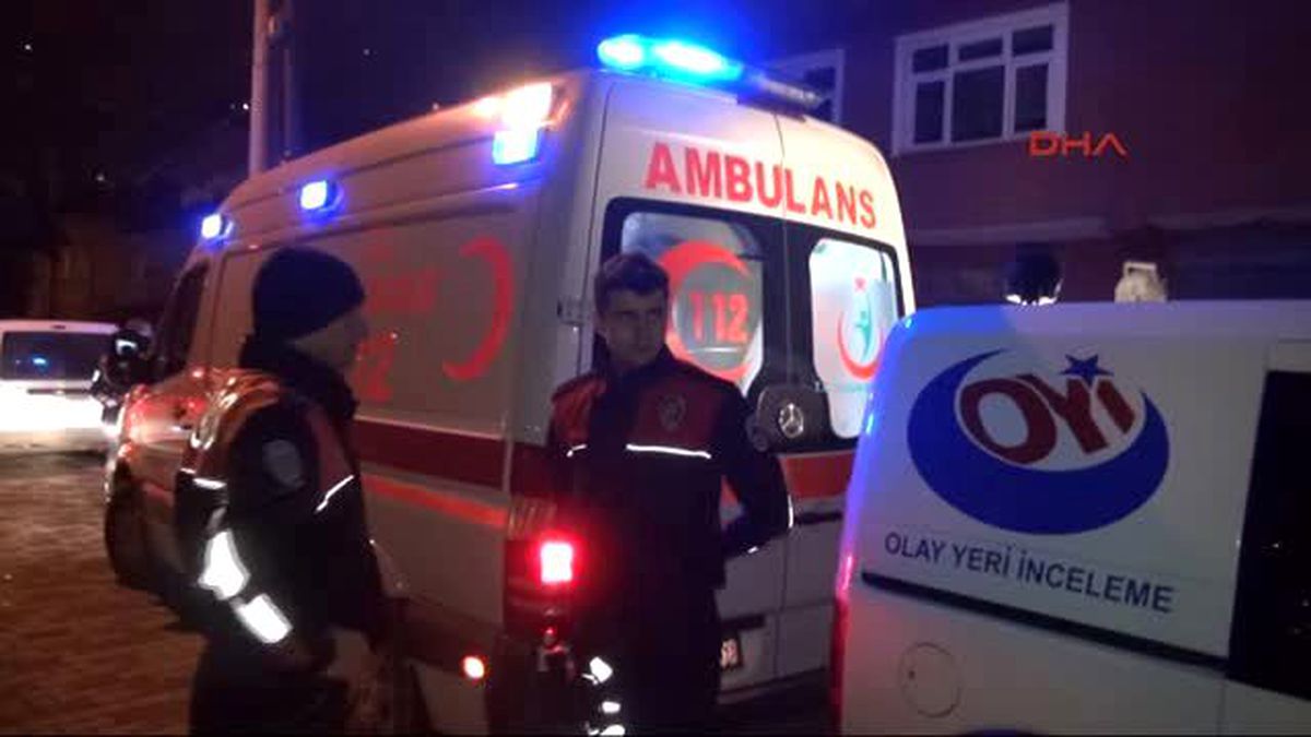 Kendisini Kaçırmak İsteyen Genci Bıçaklayarak Öldürdü