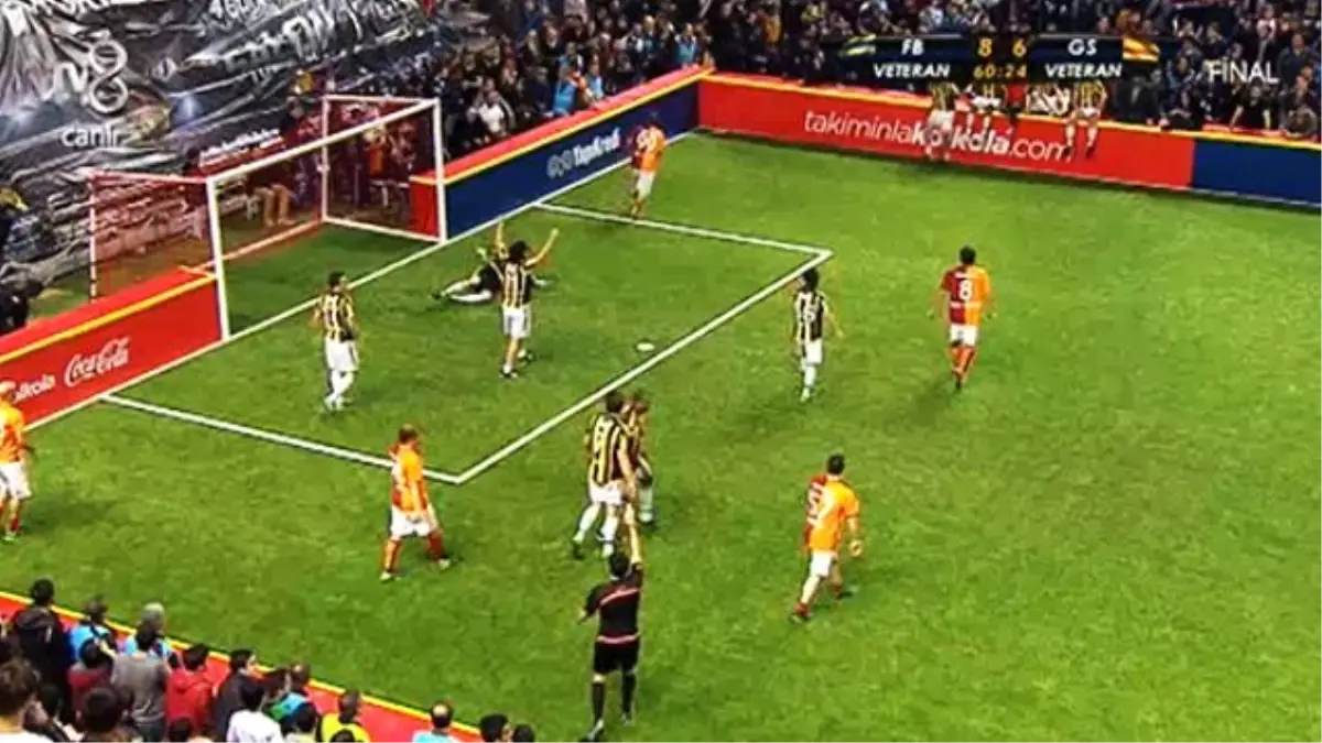 4 Büyükler Salon Turnuvası\'nda Olay Çıktı