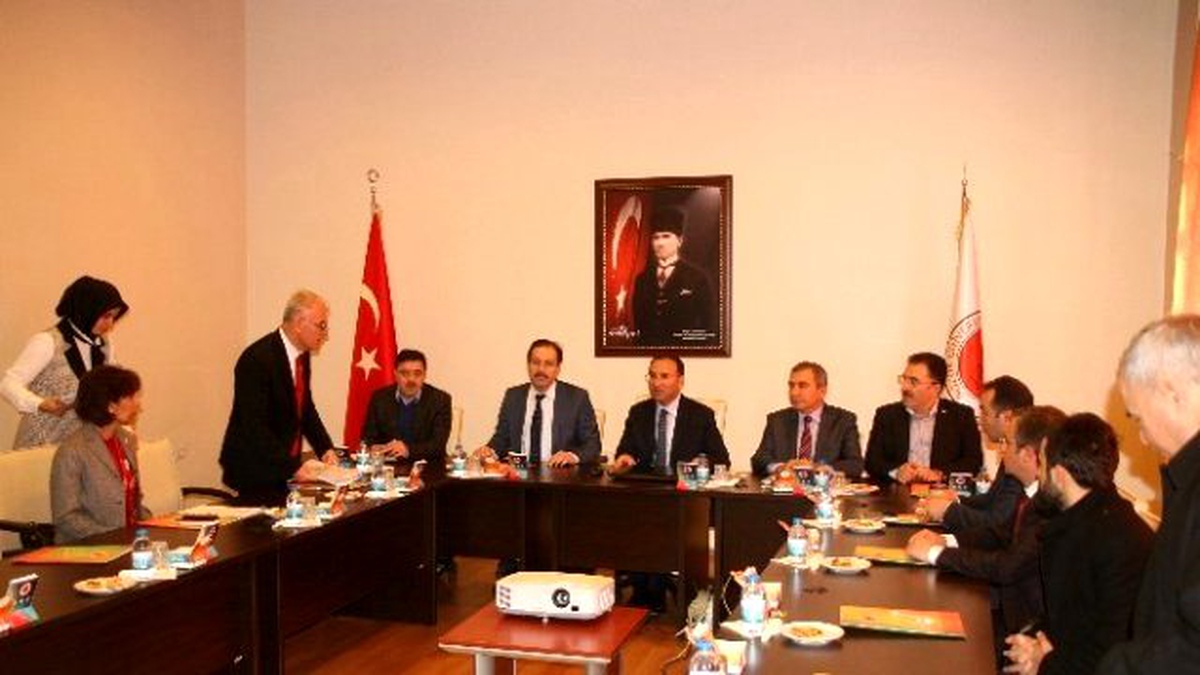 Adalet Bakanı Bekir Bozdağ, Bozok Üniversitesini Ziyaret Etti