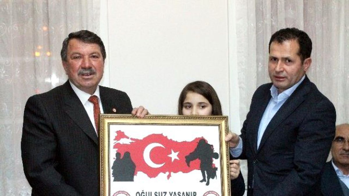AK Parti\'li Altunyaldız\'dan Şehit Aileleri Derneğine Ziyaret