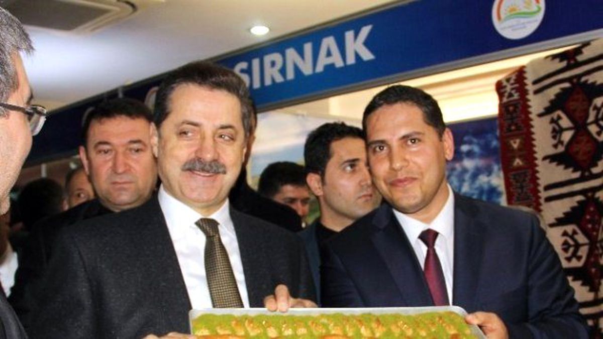 Bakan Çelik\'e Şanlıurfa\'da Baklava Sürprizi