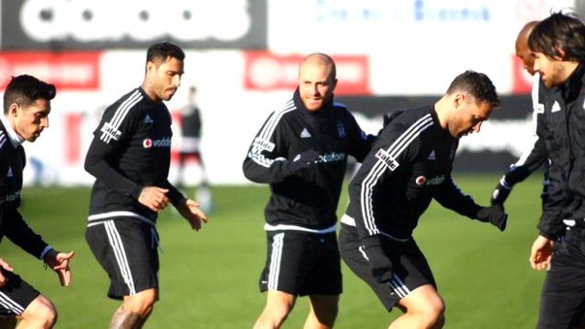 Beşiktaş Mersin\'e Bileniyor