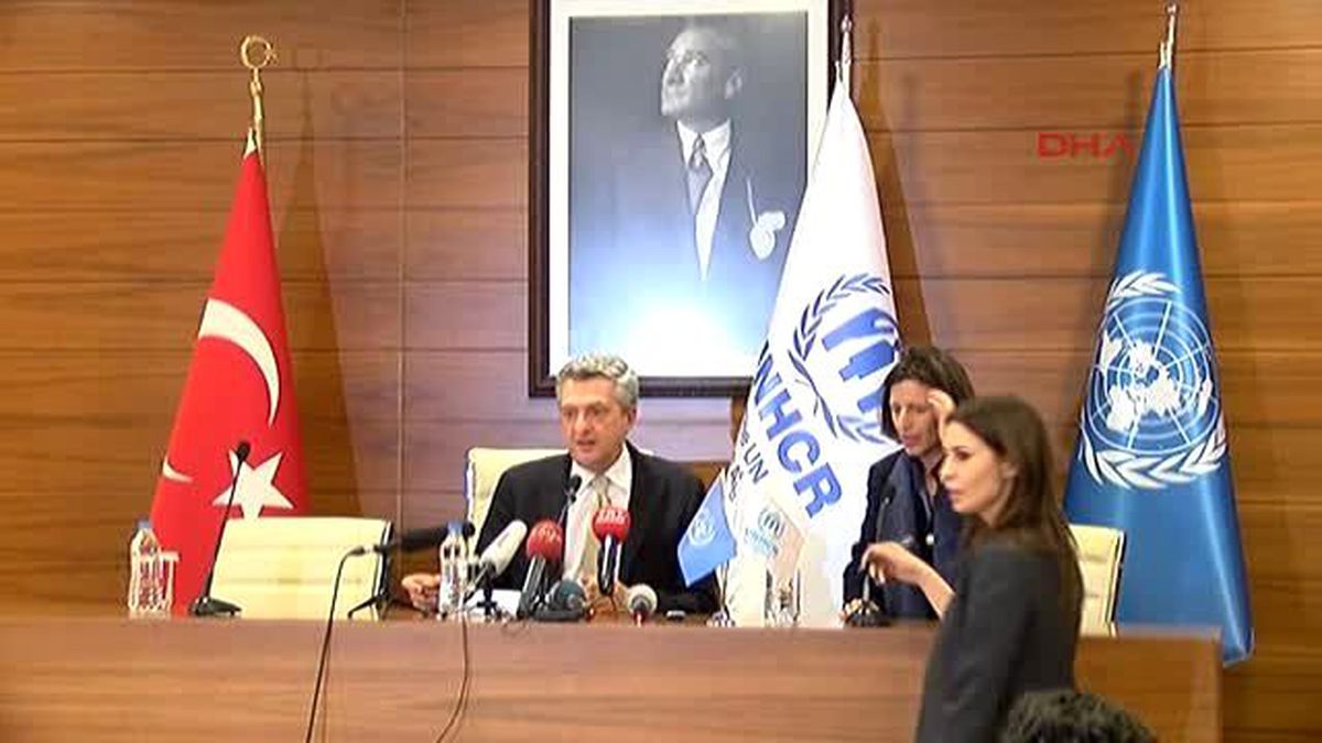BM Mülteciler Yüksek Komiseri Grandi: Türkiye\'deki Sınırların Açık Olmasından Çok Etkilendim