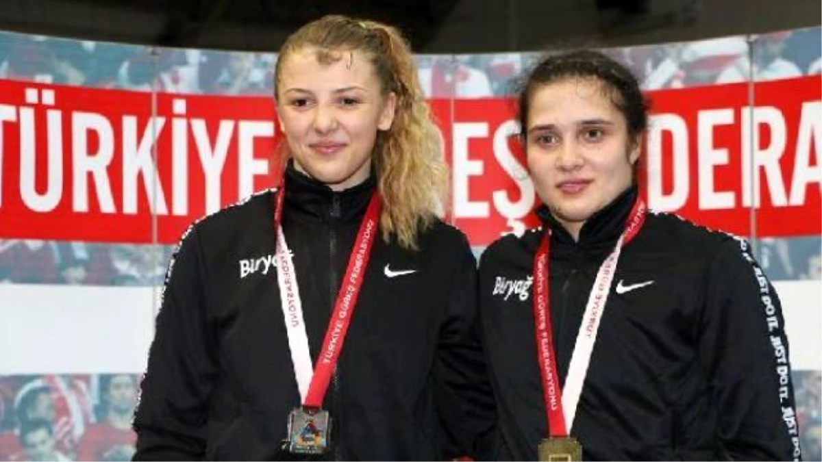 Büyük Bayanlar Türkiye Güreş Şampiyonası Devam Ediyor