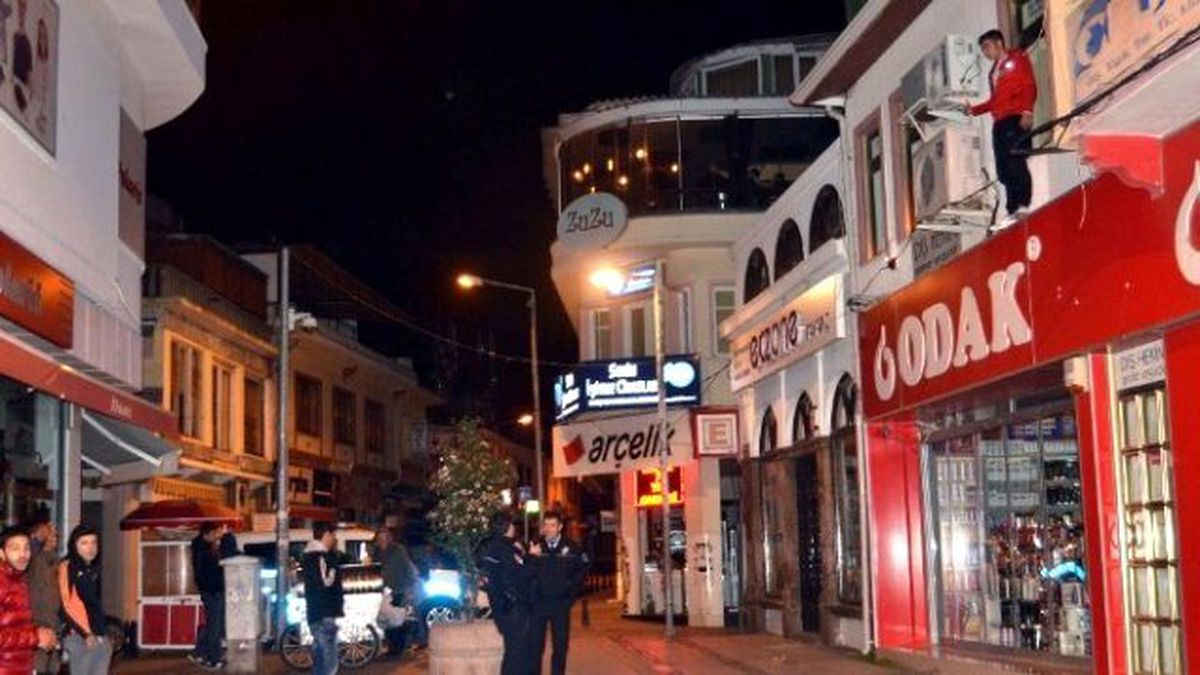 Cüzdanı İçin Olmadık Yerde Mahsur Kaldı