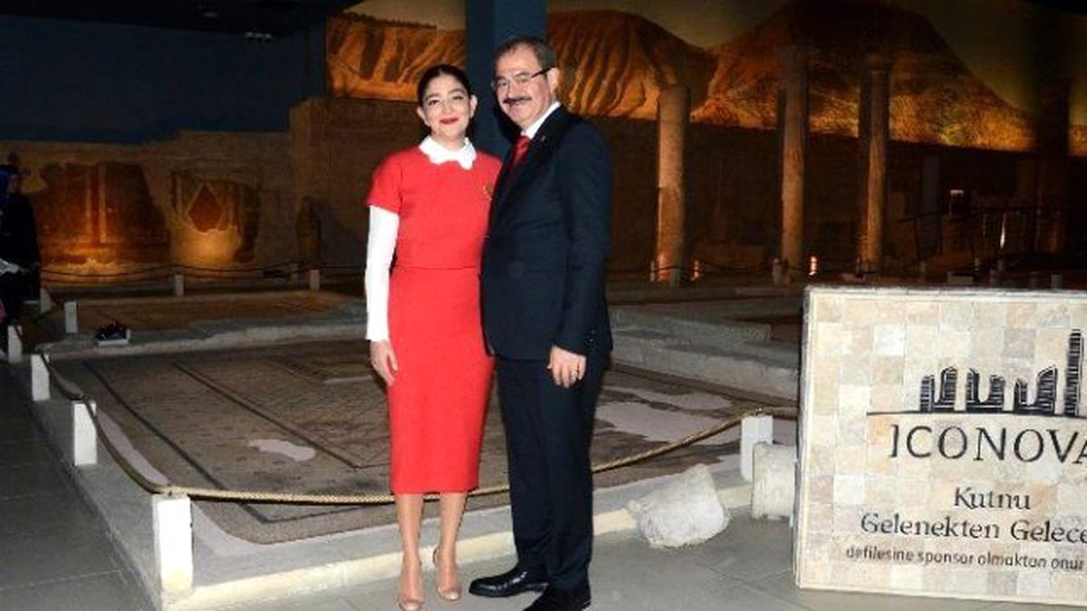 Dışişleri Bakanı Çavuşoğlu, Zeugma Müzesi\'nde Defile İzledi