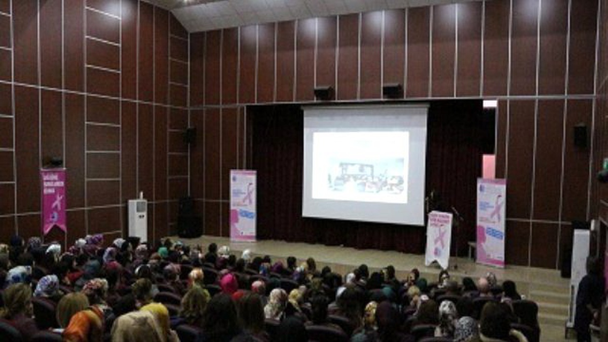 Diyarbakır\'da Kadın Sağlığı Eğitimleri Sürüyor