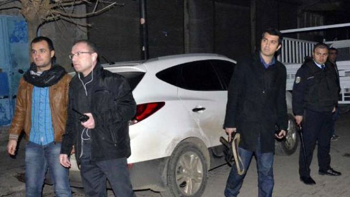 Elektrik Kesintisini Protesto Etmek İçin Lastik Yakıp, Yol Kapattılar
