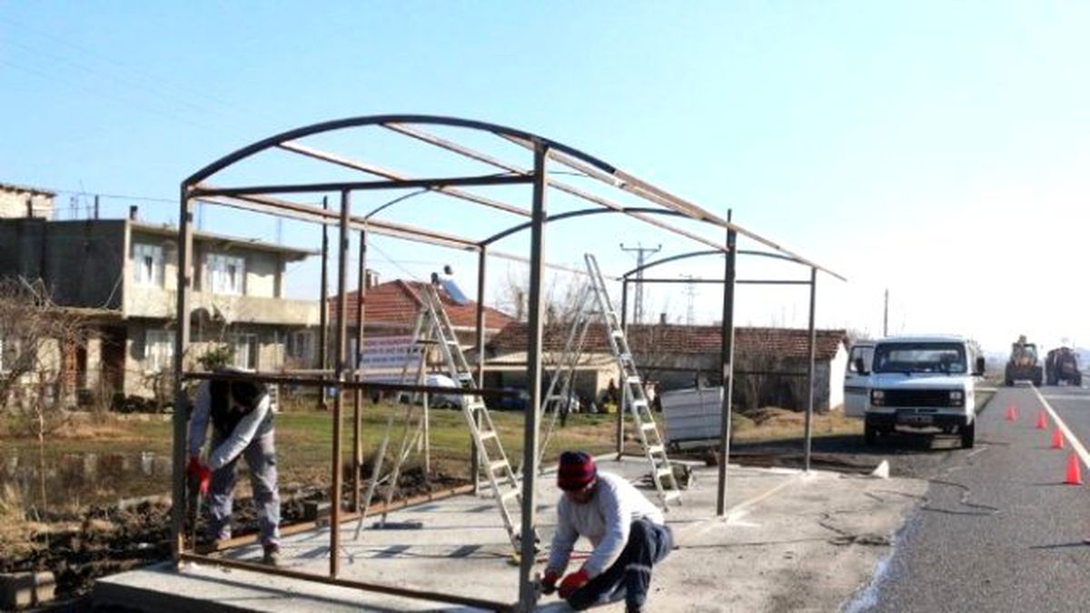 Ergene\'de Otobüs Durağı Yapım Çalışmaları