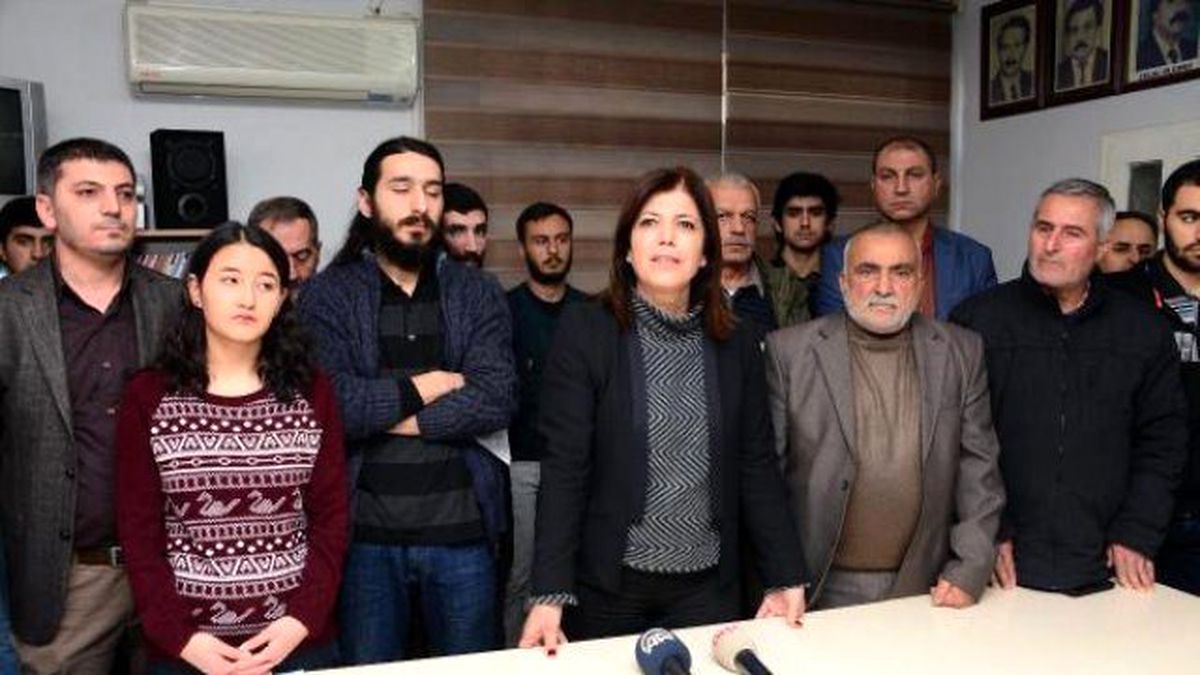 Hdp\'li Beştaş: Çınar\'daki Terör Saldırısını Yapanlardan Özür Bekliyorum