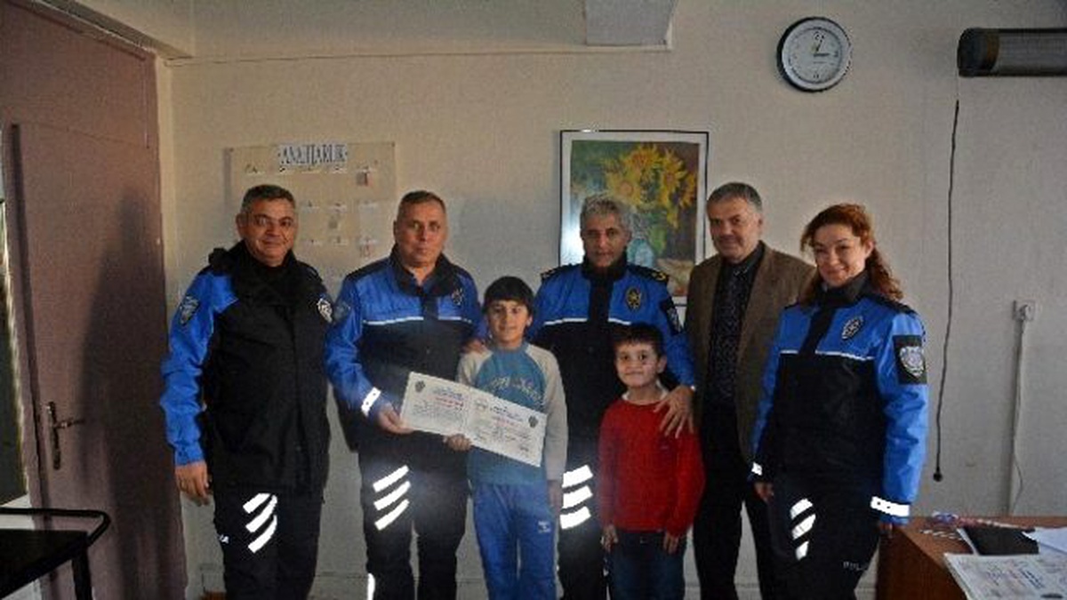 Hendekyanı Öğrencileri Belgelerini Aldı