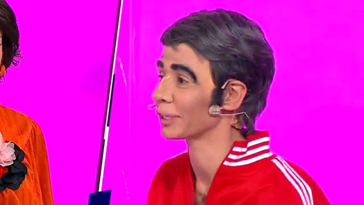 İnci Pars Ayşen Gruda\'nın Anısıyla Kahkahaya Boğdu
